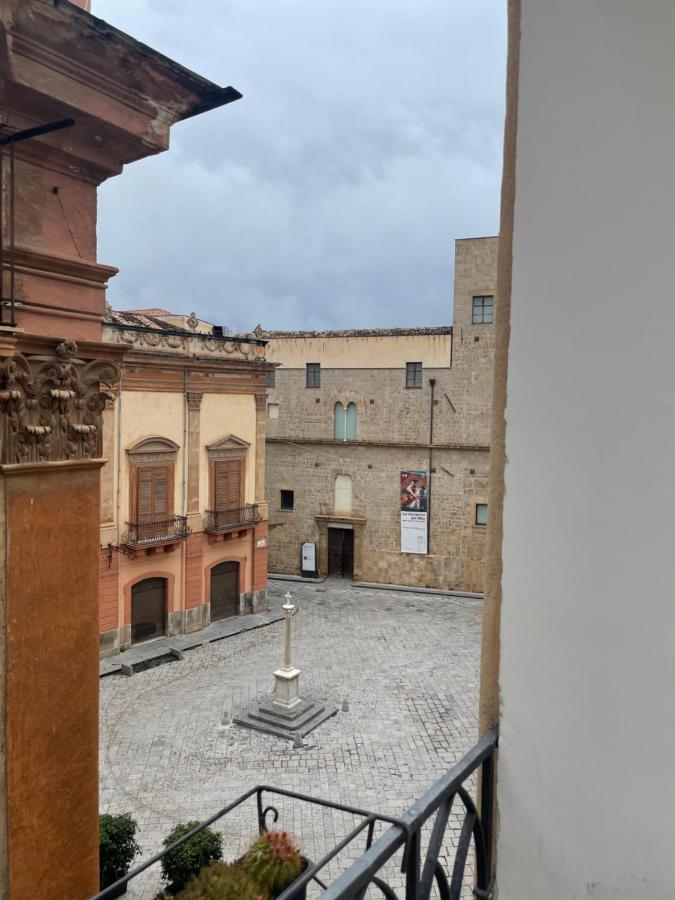 Appartamento Mansardato Nel Cuore Di Palermo - Accesso Terrazza Bagian luar foto